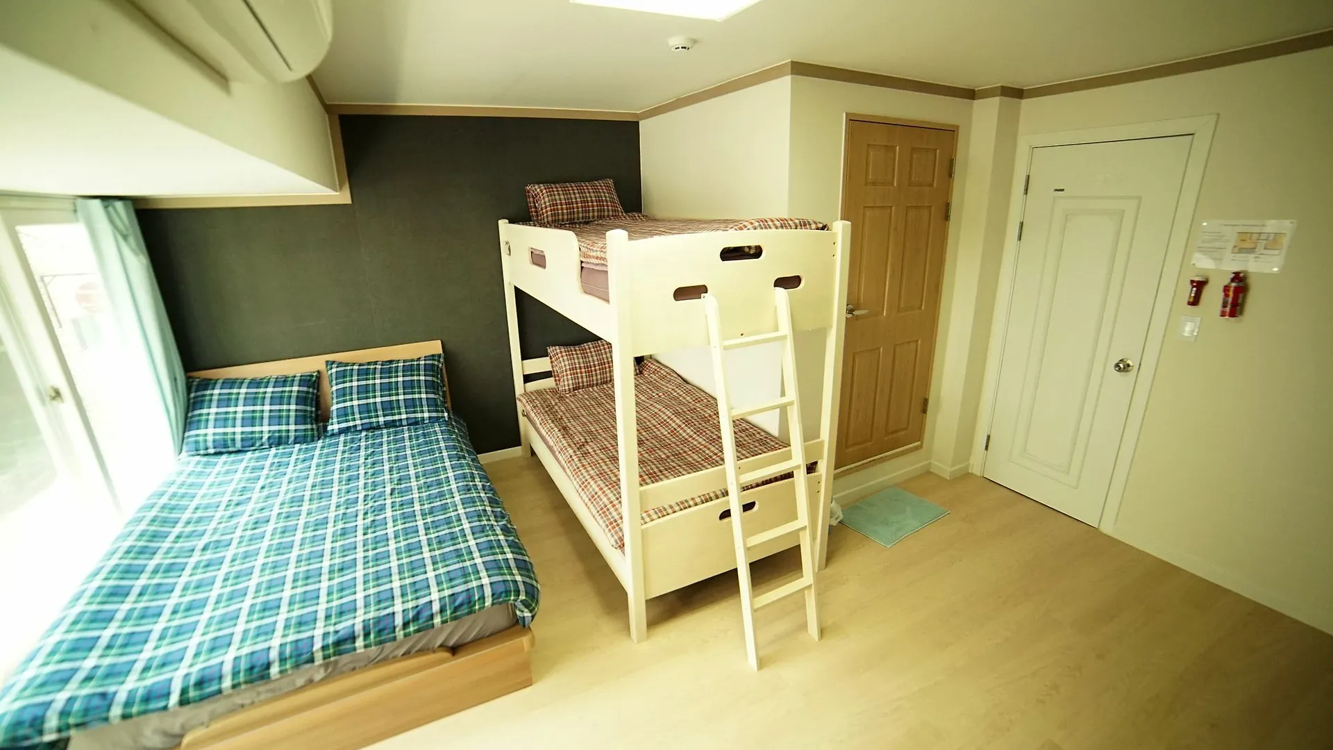 Yolo Guesthouse Seoul Guest house