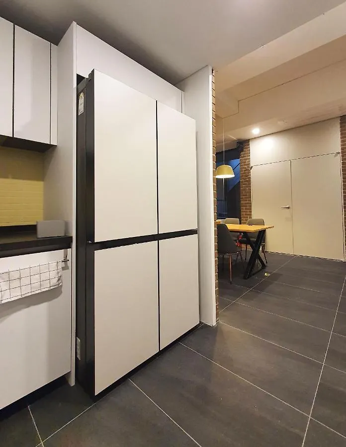 Yolo Guesthouse Seul 2*,