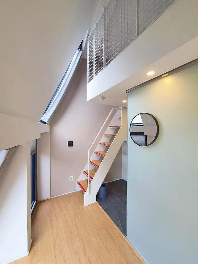 Yolo Guesthouse Seul 2*,