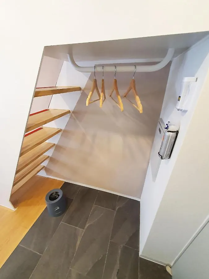 Yolo Guesthouse Seul 2*,  Corea del Sud
