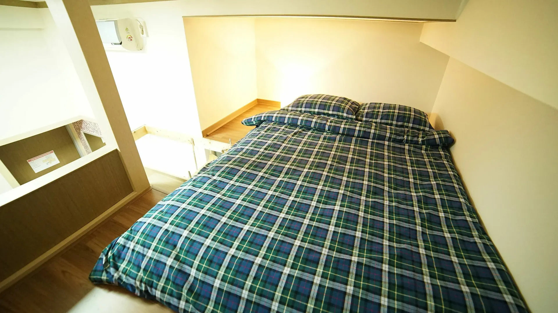 Yolo Guesthouse Seoul 2*,